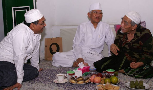 Nasehat: Mari membela alqur'an dengan akhlak mulia